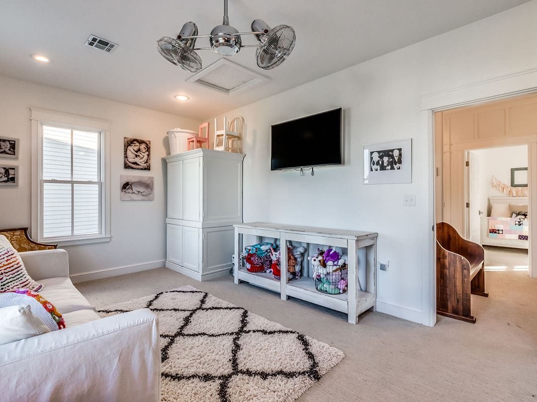 123115-Dewey-Home-11-Firefly-Lane-28