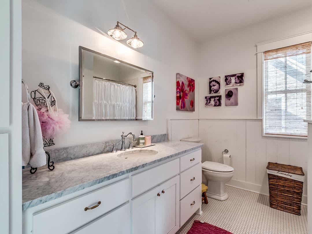 123115-Dewey-Home-11-Firefly-Lane-31