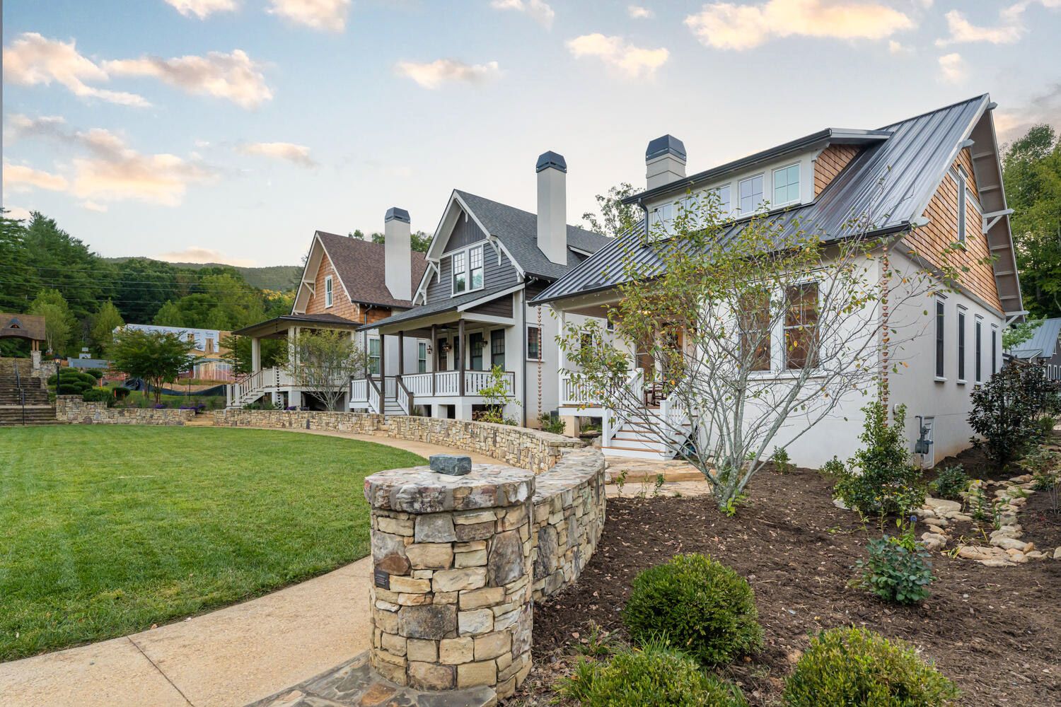 Fay-Jones-Ln-Black-Mountain-NC-large-078-045-Image78-1500×1000-72dpi