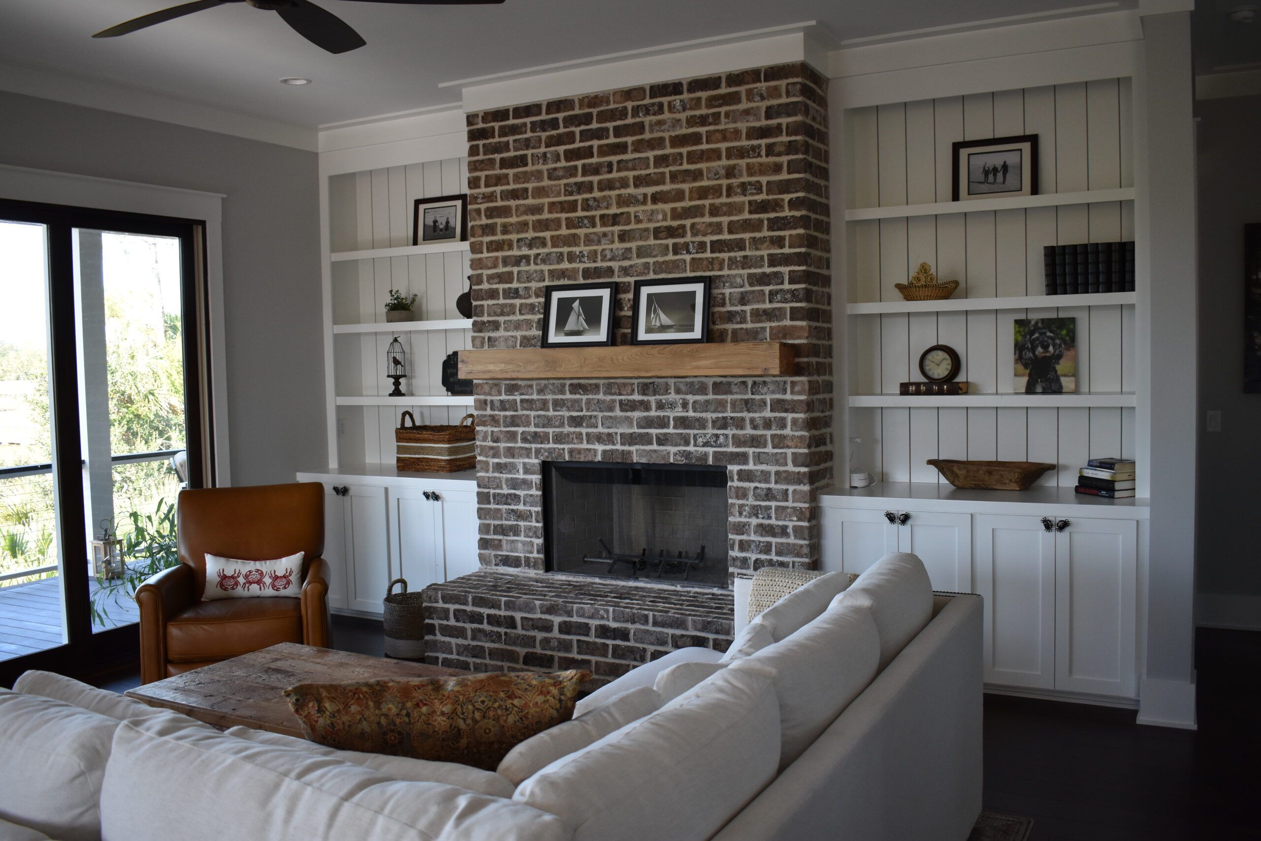 6 living room island and breakfast (14)