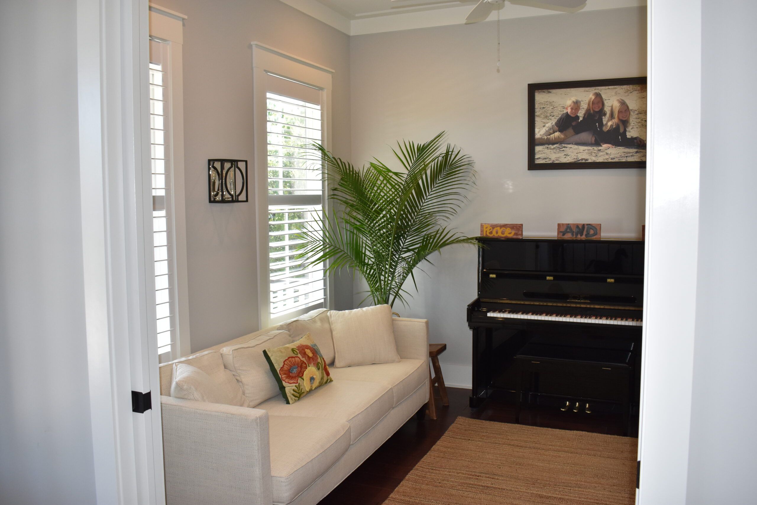 4 piano room (3)
