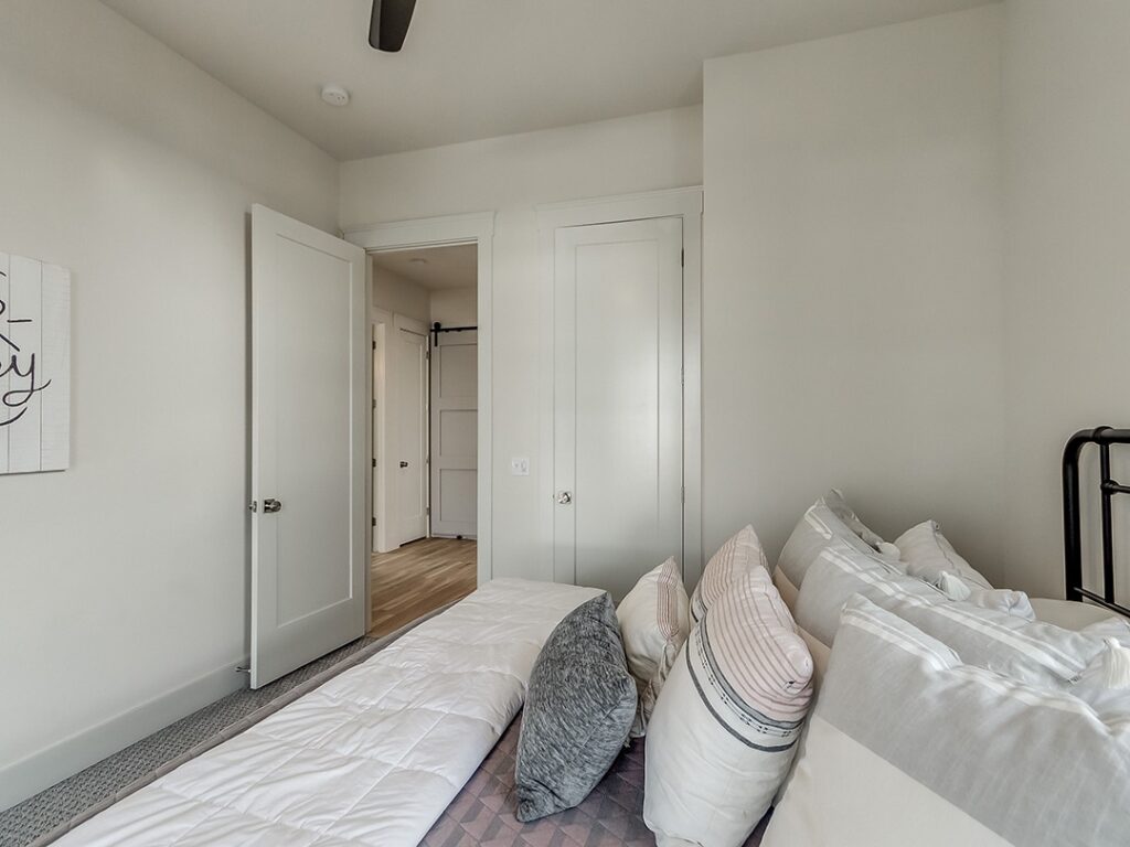 153256-Dewey-IV-Variaton-85-Lower-Green-Way-38-FULL