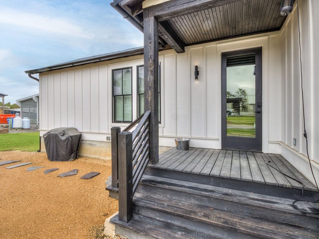 19383-Long-residence-81-Lower-Greenway-Conroy-Variation-6