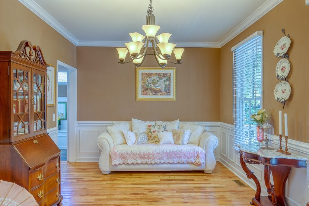 2311-Joyner-St-Oakspring-living