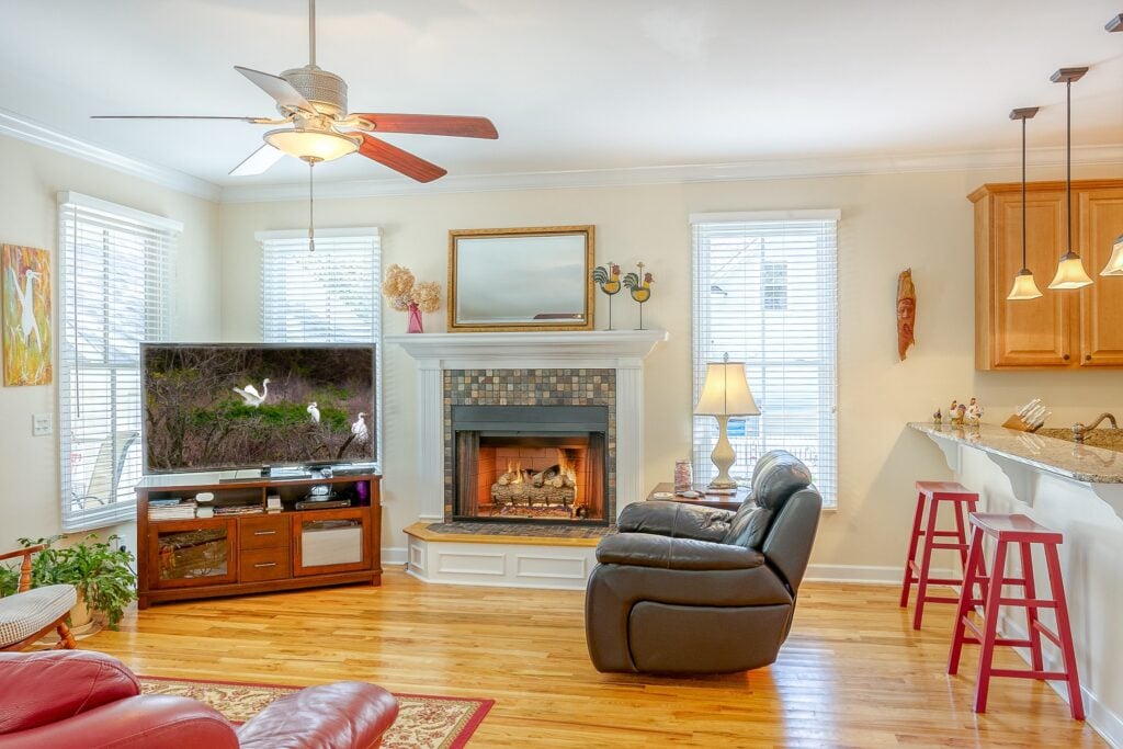 2311-Joyner-St-Oakspring-living-3