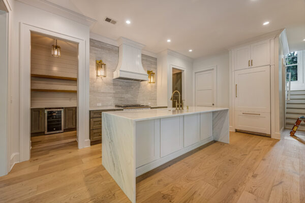 Holiday House (21310) - Image 11