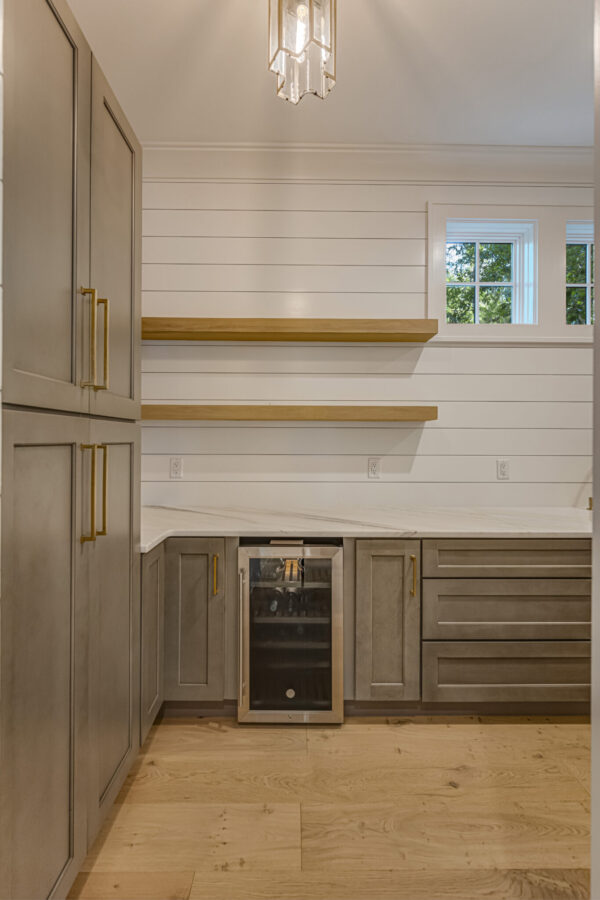 Holiday House (21310) - Image 14