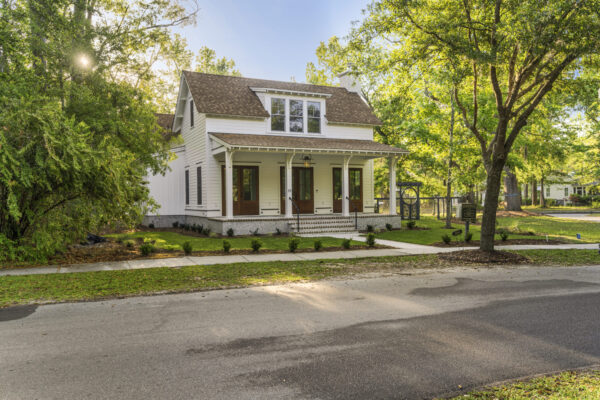 Holiday House (21310) - Image 4