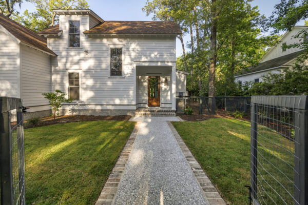 Holiday House (21310) - Image 24