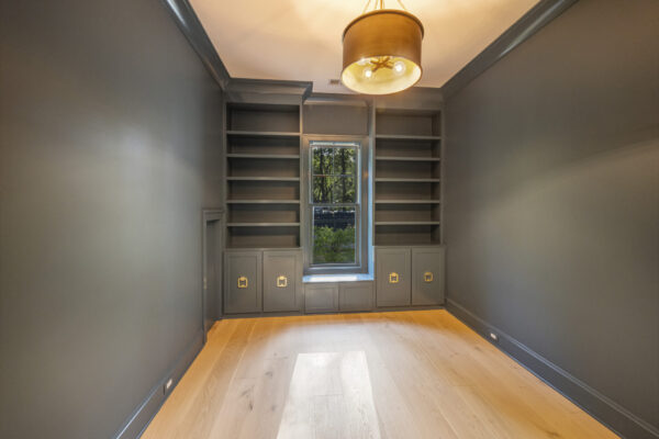 Holiday House (21310) - Image 26