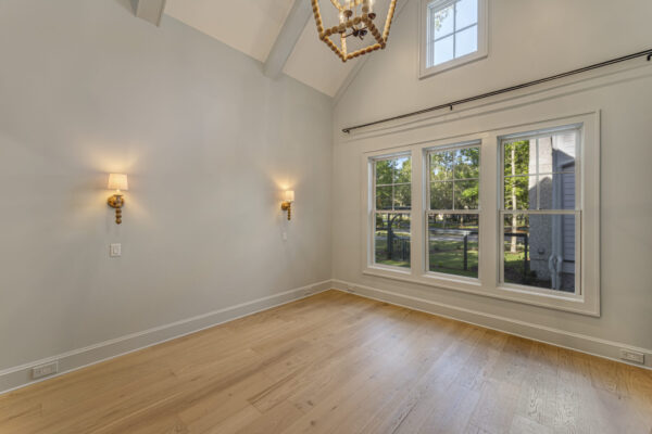 Holiday House (21310) - Image 31