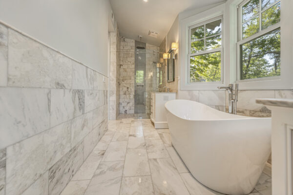 Holiday House (21310) - Image 35