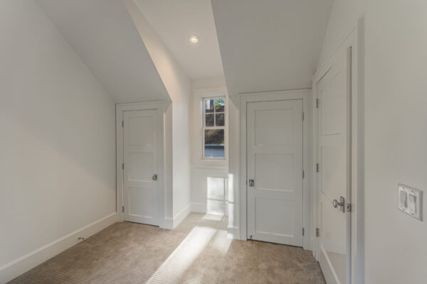 Holiday House (21310) - Image 37