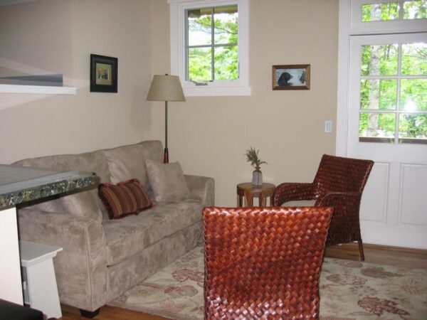 Sassafras Tree House - Image 2