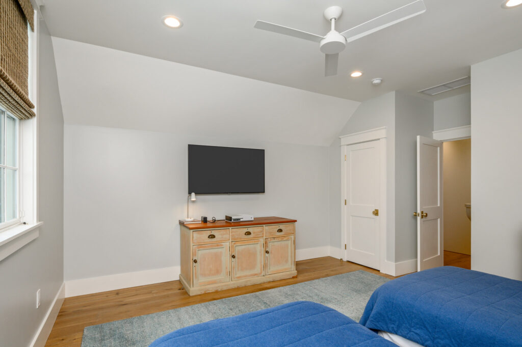 48-print-191-Morrison-AVe-41