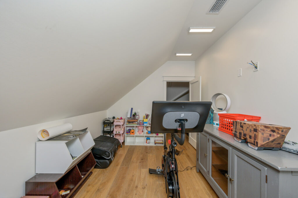 52-print-191-Morrison-AVe-45