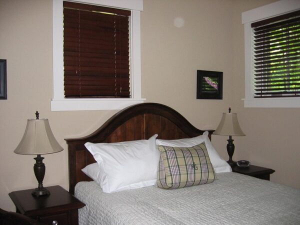 Sassafras Tree House - Image 5
