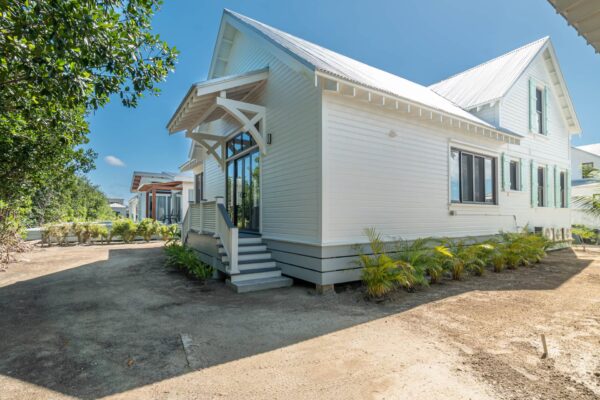 Outrigger (203176) - Image 21