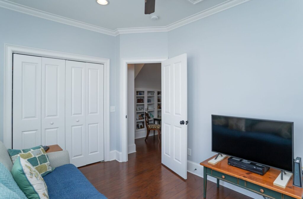 DSC00324-SMALL-scaled