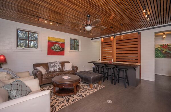 Pool Side Hideout - Image 2