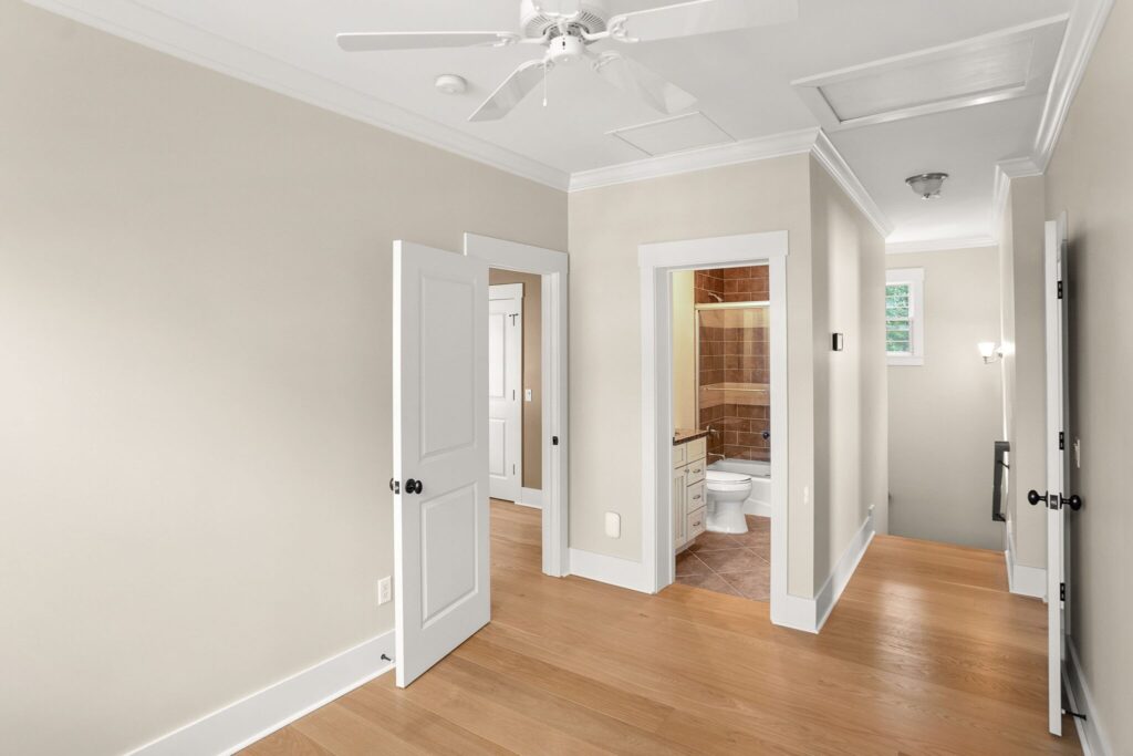 DSC00653-170-1-SMALL-scaled