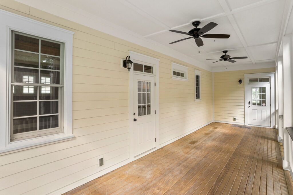 DSC00693-205-1-SMALL-scaled