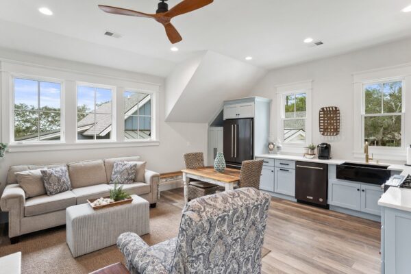 21352 Garage - Image 7