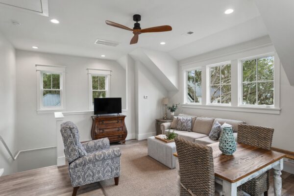 21352 Garage - Image 8