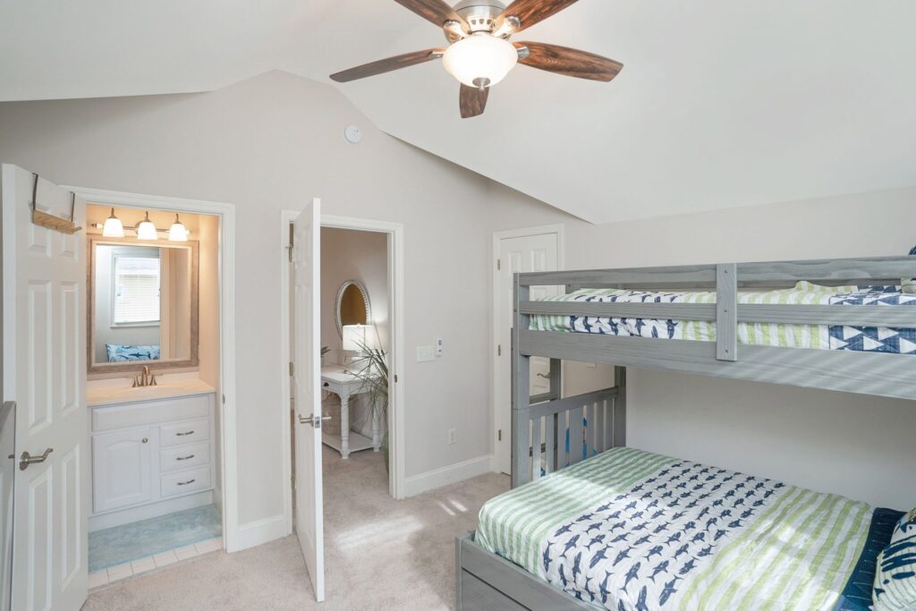 DSC01182-SMALL-scaled