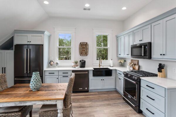 21352 Garage - Image 11