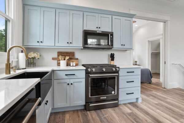 21352 Garage - Image 13