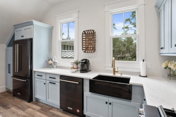 21352 Garage - Image 14