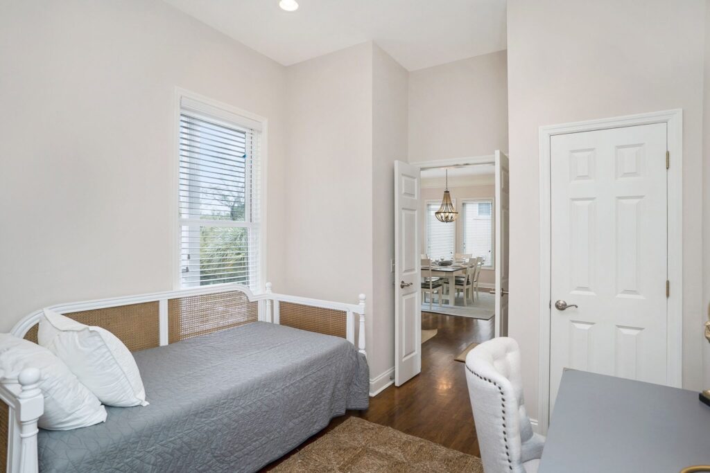 DSC01231-SMALL-scaled