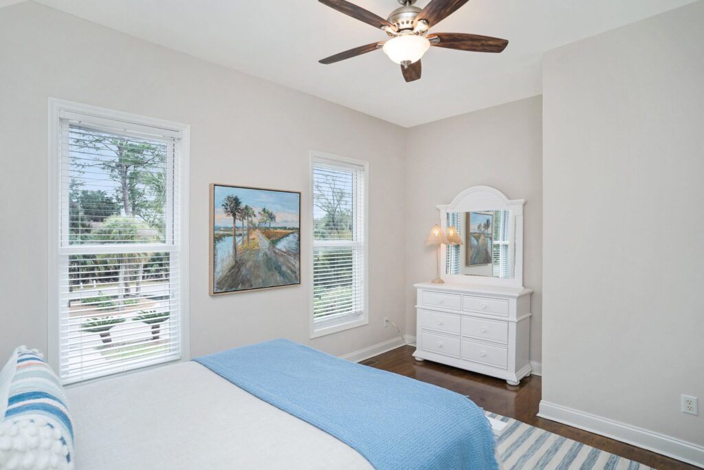 DSC01233-SMALL-scaled