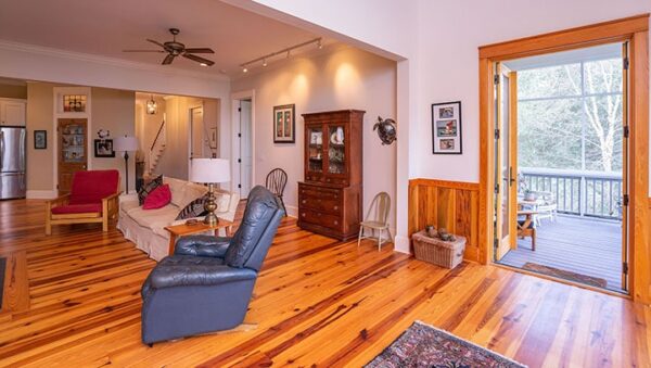 Coffee Bluff (10313) - Image 14