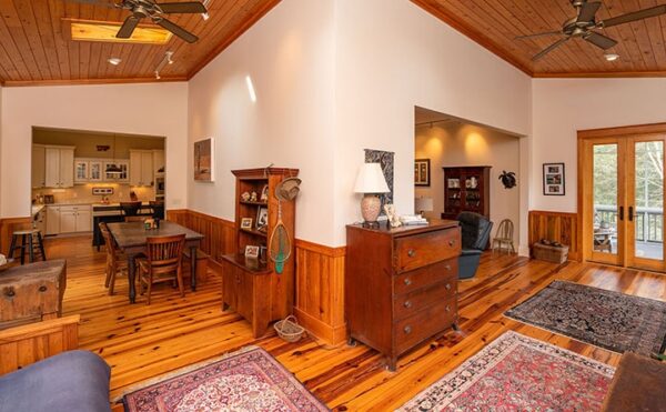 Coffee Bluff (10313) - Image 15