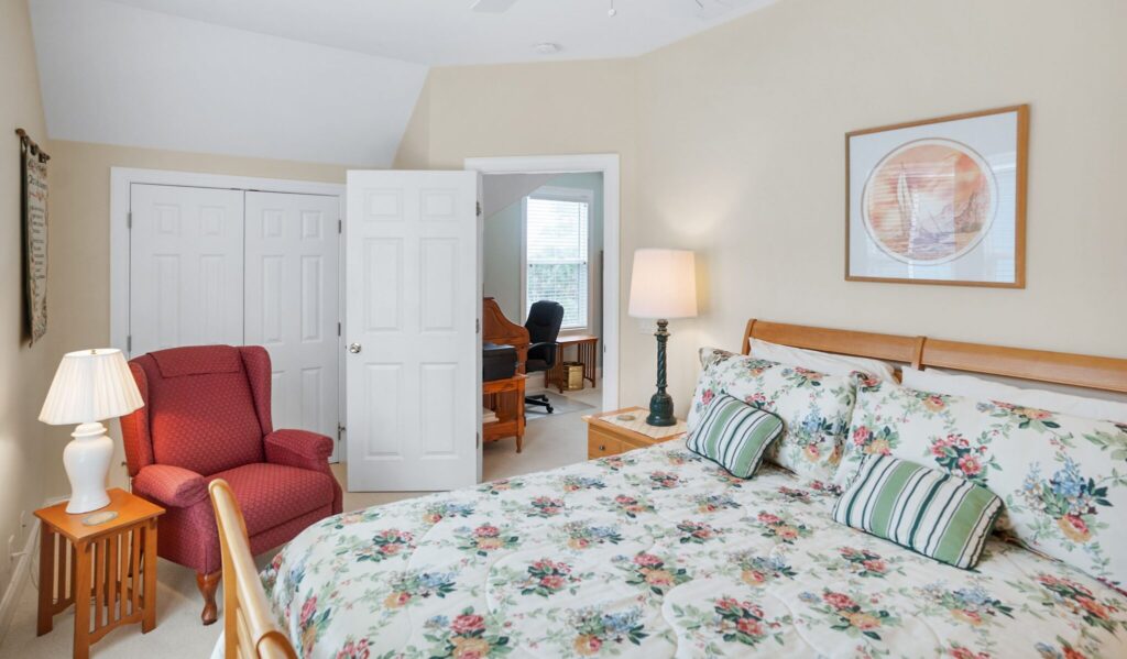 DSC01908-SMALL-scaled