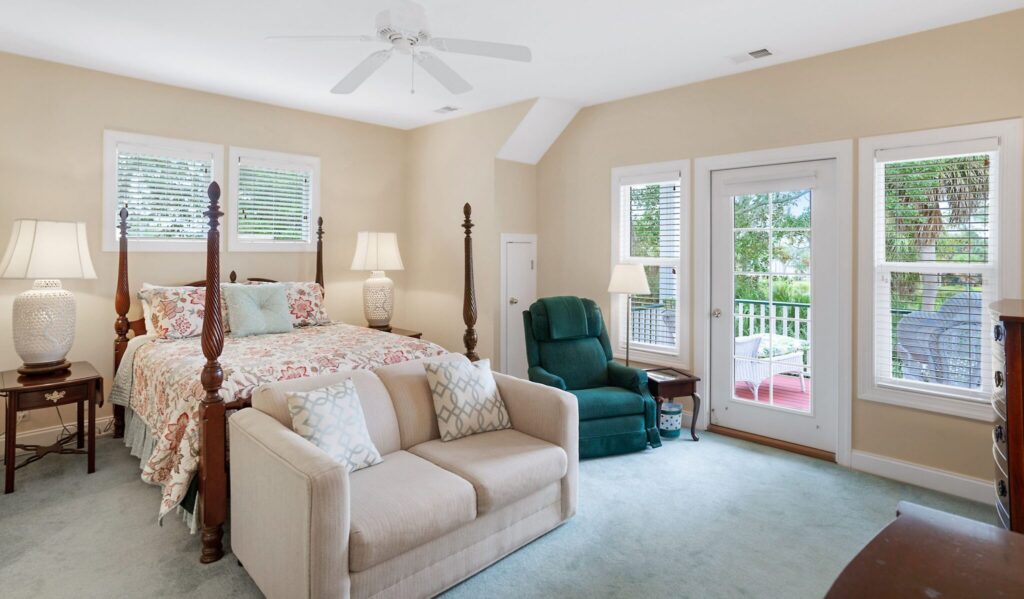 DSC01928-SMALL-scaled