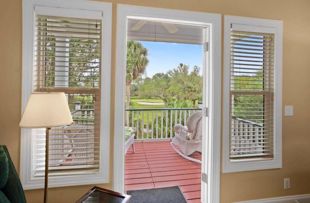 DSC01943-SMALL-scaled