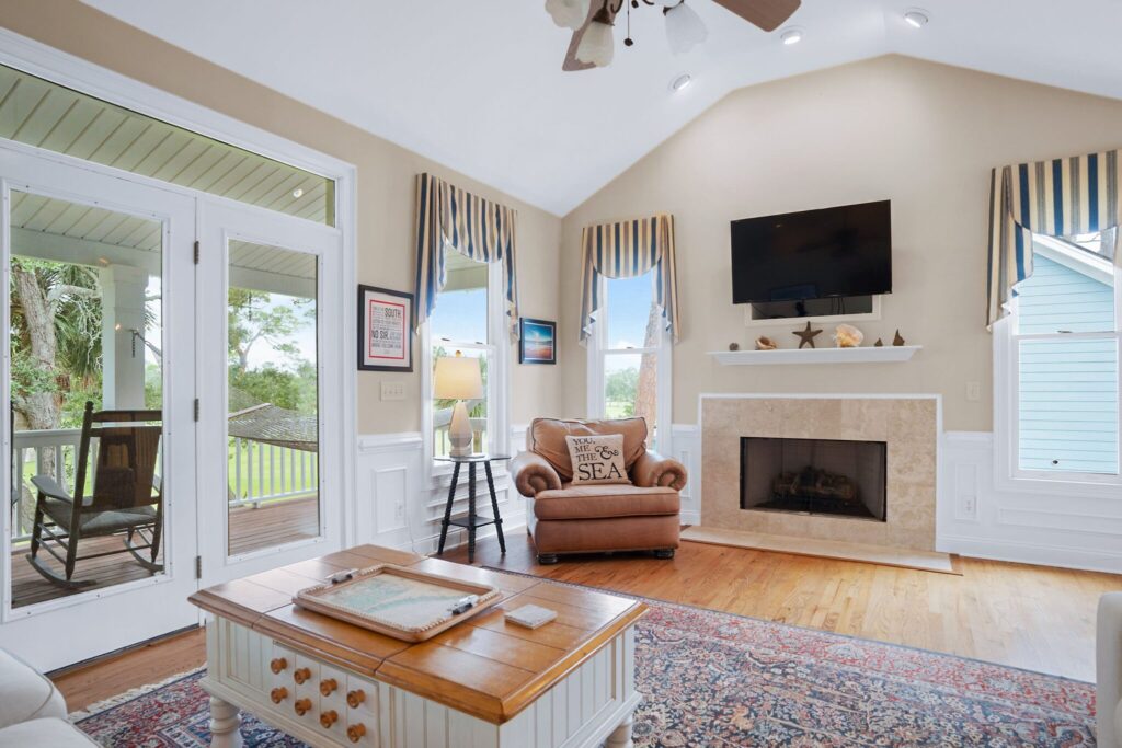 DSC02036-SMALL-scaled