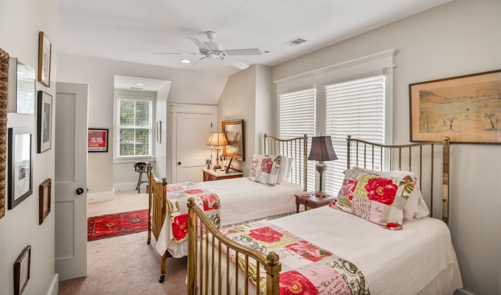 DSC02996-75-1-SMALL-scaled