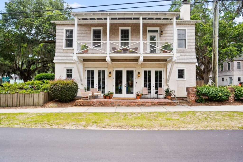 DSC03704-125-1-SMALL-scaled