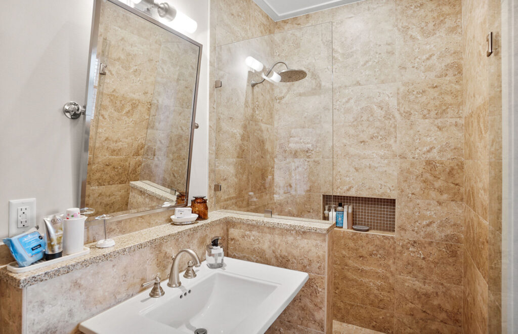 DSC04757-255-1-scaled