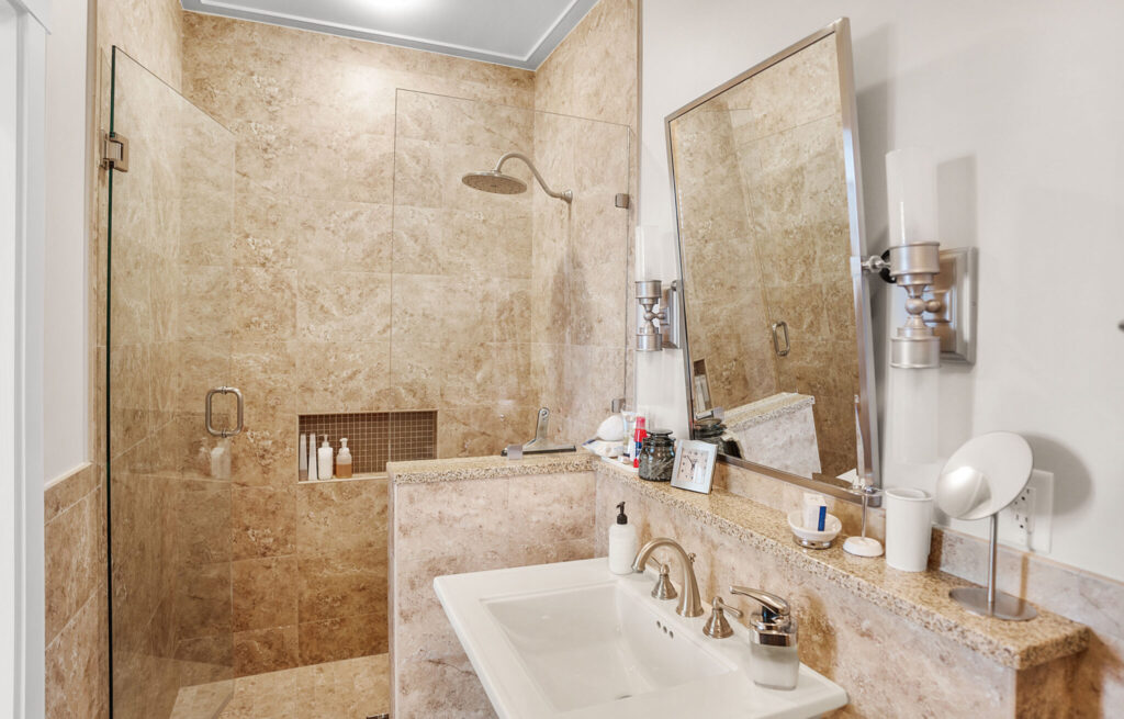 DSC04777-275-1-scaled