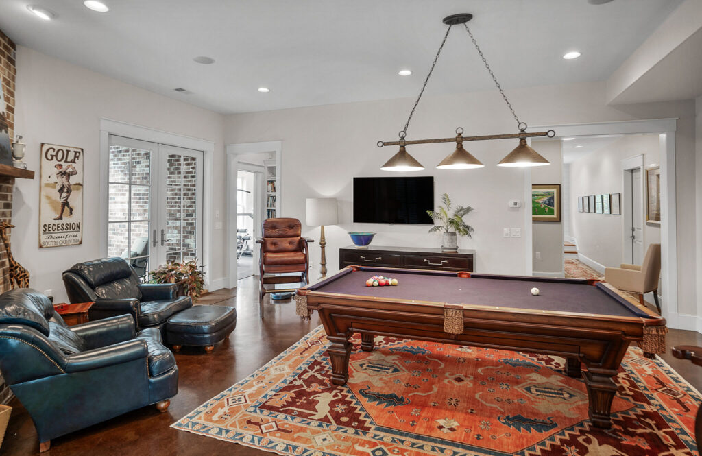 DSC04817-305-1-scaled