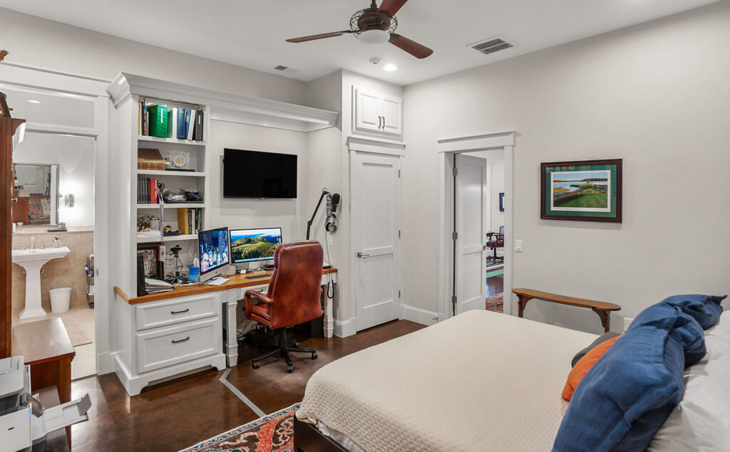 DSC04857-340-1-scaled