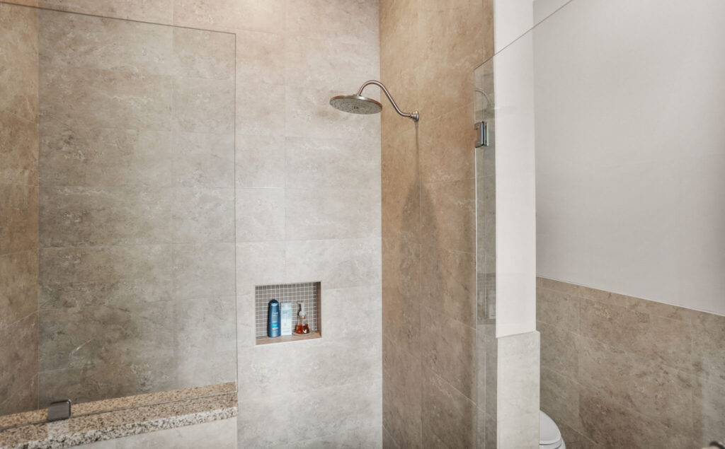 DSC04867-350-1-scaled