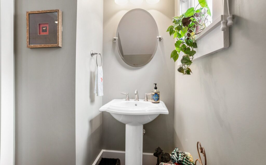 DSC05028-1-SMALL-scaled