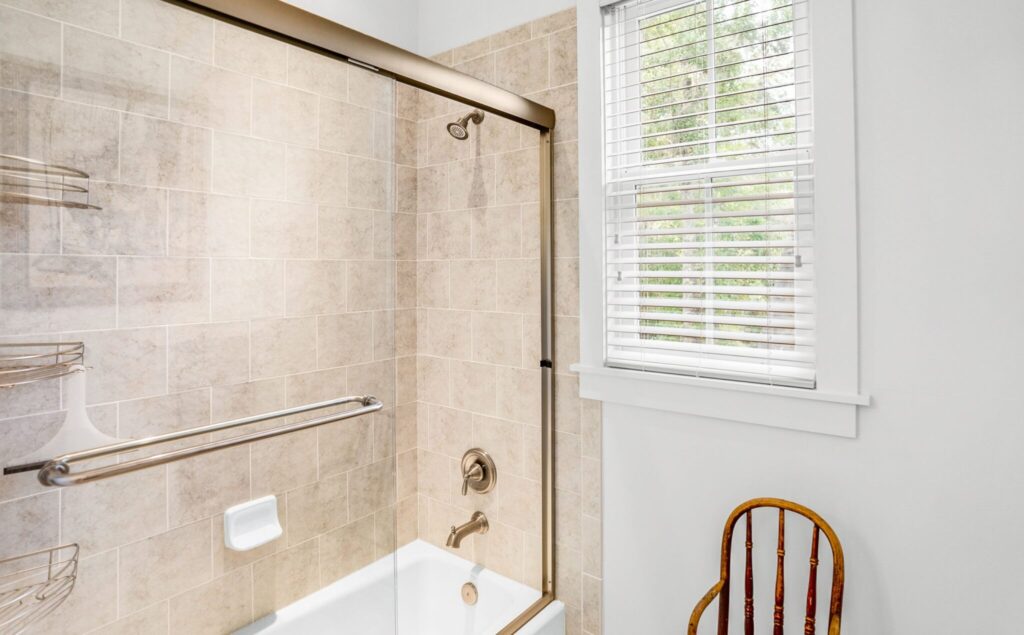 DSC05108-1-SMALL-scaled