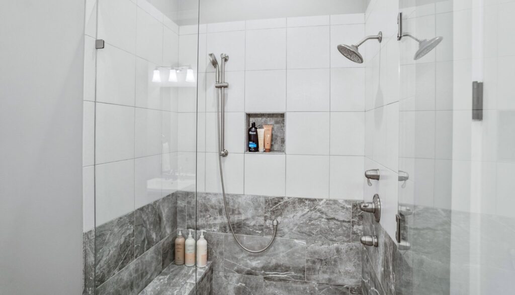 DSC05976-1-1-SMALL-1-scaled